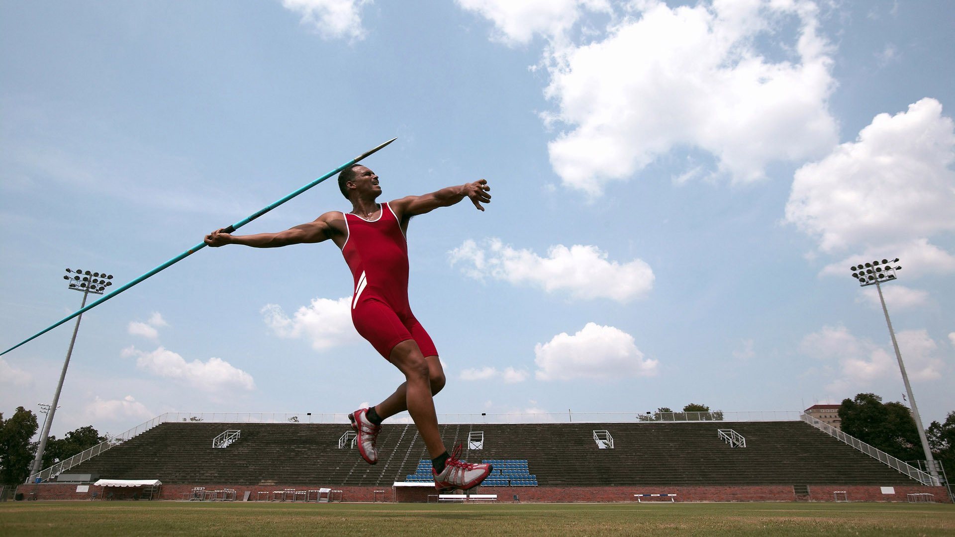 穆雷赛事官方发布惊险取胜新规，拜仁争议不断！