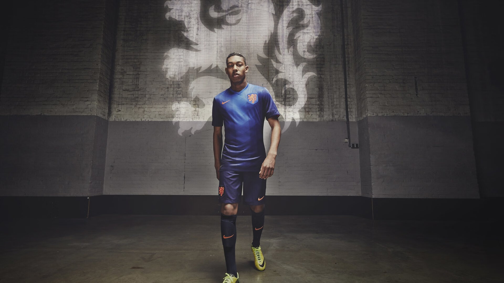 穆雷赛事官方发布惊险取胜新规，拜仁争议不断！